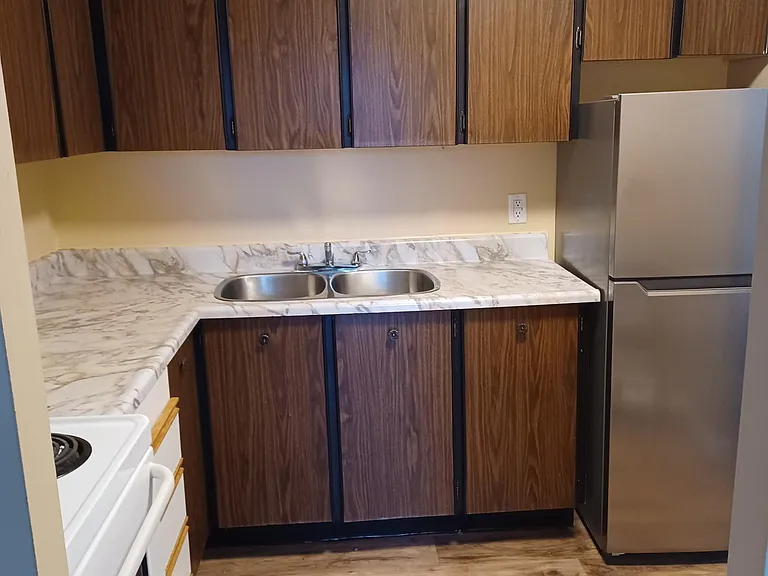 1548 Kelly Lake Rd #14 — Photo 7