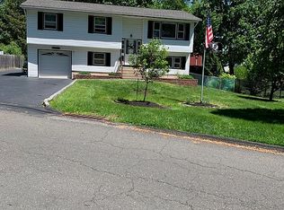 28 Southward Ave, Congers, NY 10920