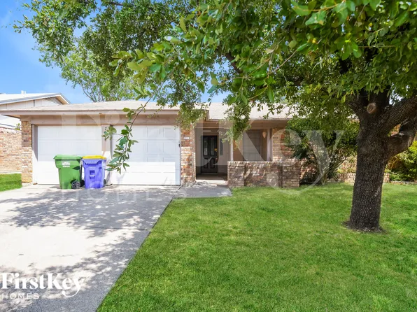 7508 Evergreen Dr, Watauga, TX 76148