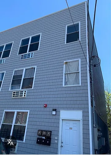 222 Governor St #1 Photo 1