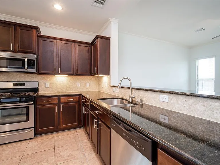 6731 Trinity Trail Ln — Photo 11
