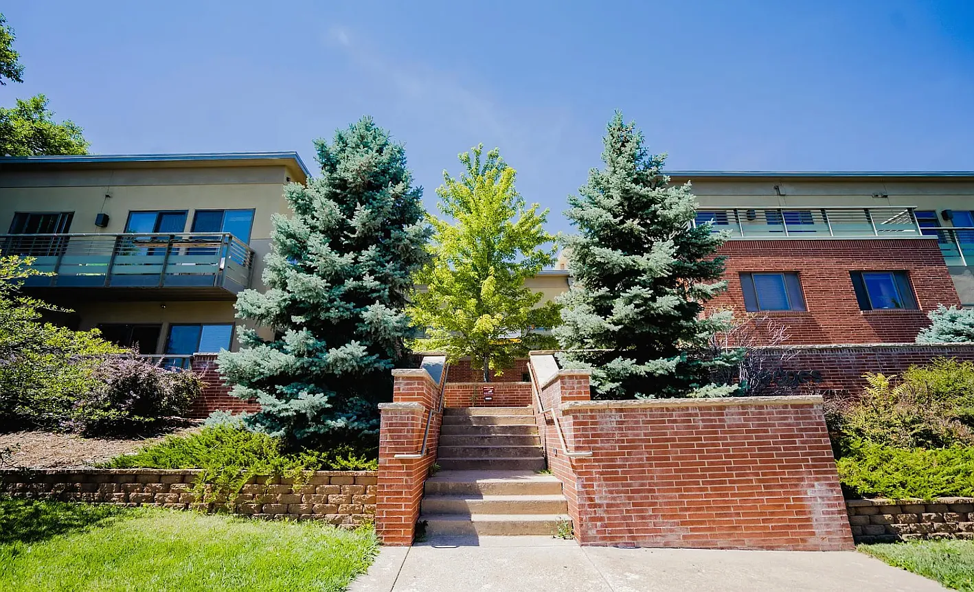 4 bed, $9,043 — Photo 3