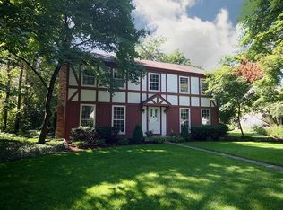 511 High Knob Dr, Wheaton, IL 60189