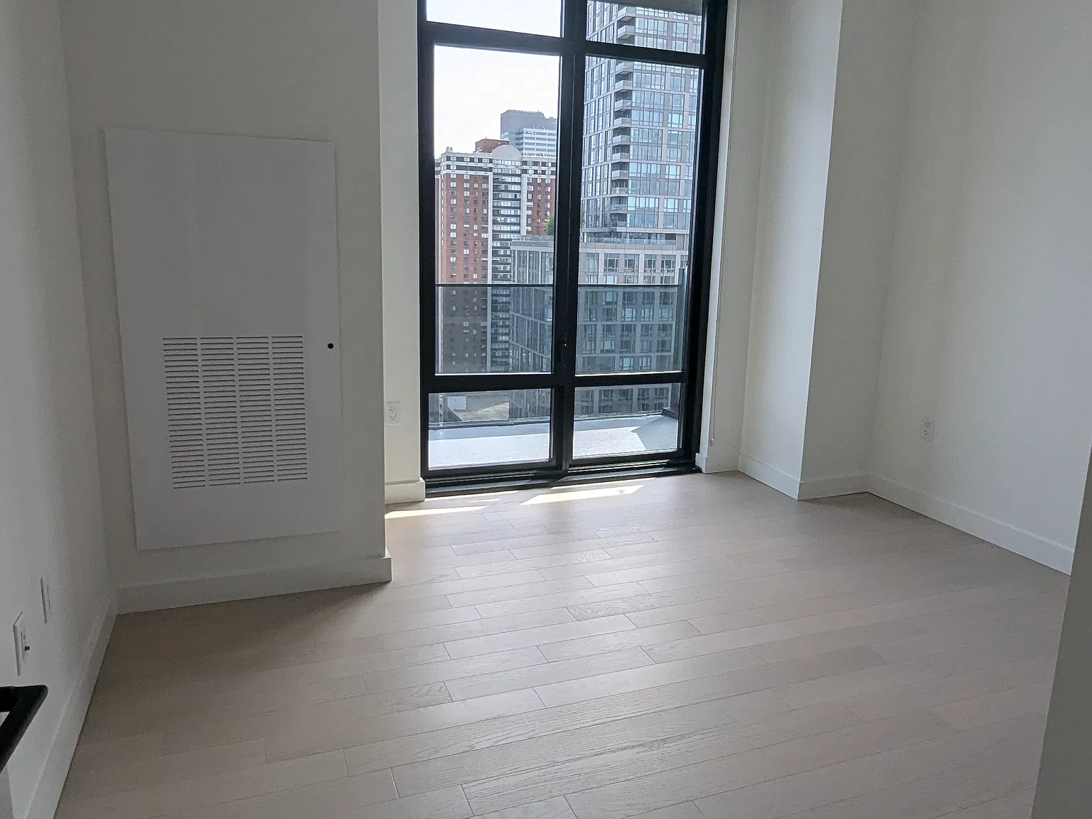 2 bed, 1275 sqft, $5,340 — Photo 3