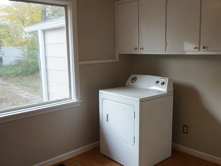 212 Woodlawn Ave — Photo 5