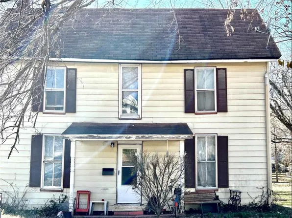 728 S Poplar St, Ottawa, KS 66067