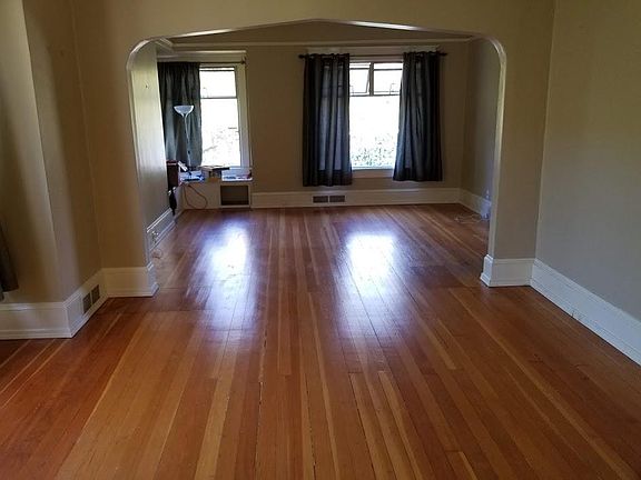 2nd image of 1017 NE 73rd St