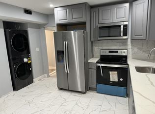 292 Washington St APT 4, Taunton, MA 02780
