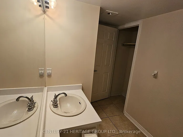 451 Rosewell Ave #202 — Photo 31