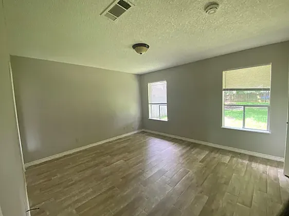 4111 Sleepy Hollow Ln — Photo 15