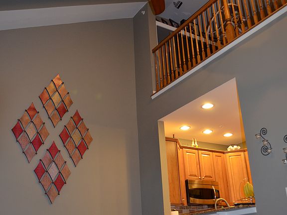 Living Room/ Breakfast nook