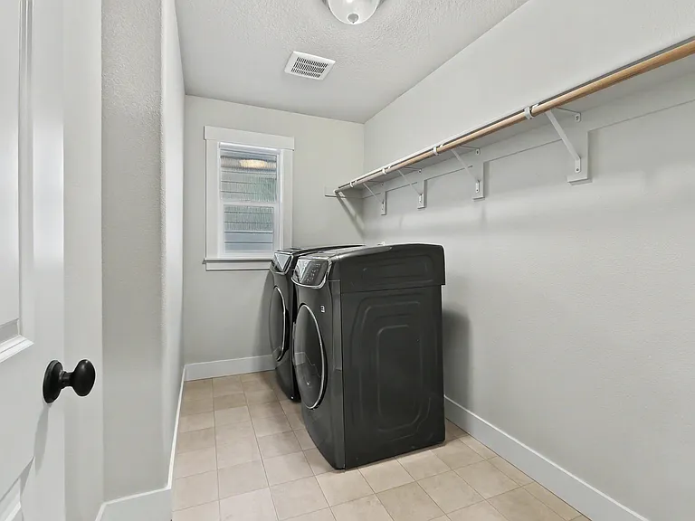 7615 Applegate Dr — Photo 27