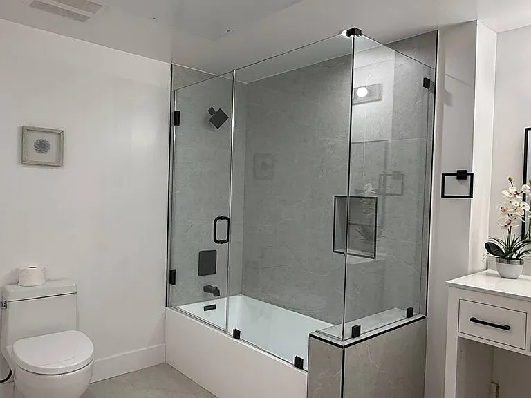 Photos are for sample unit staging only.