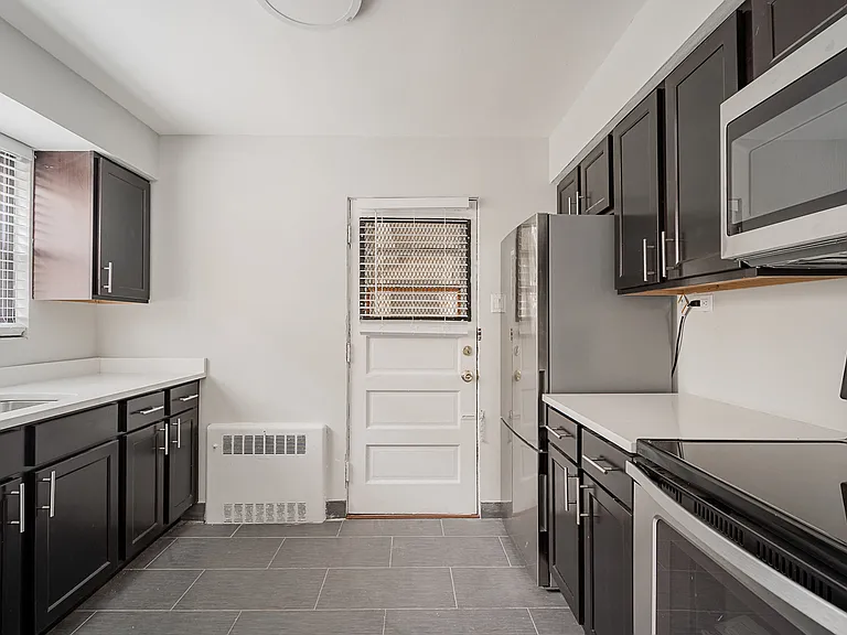 Updated Kitchen 7359-1N