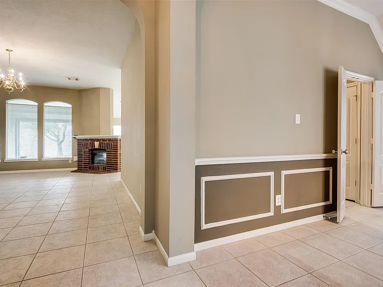 9827 Bestin Ln — Photo 6