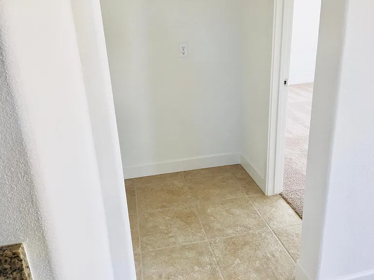 5608 Howell Mountain Ln — Photo 33