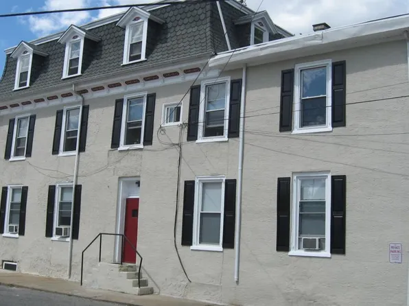 200 Bridge St, Mont Clare, PA