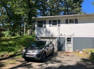 623 Lakeside Dr, East Stroudsburg, PA 18302