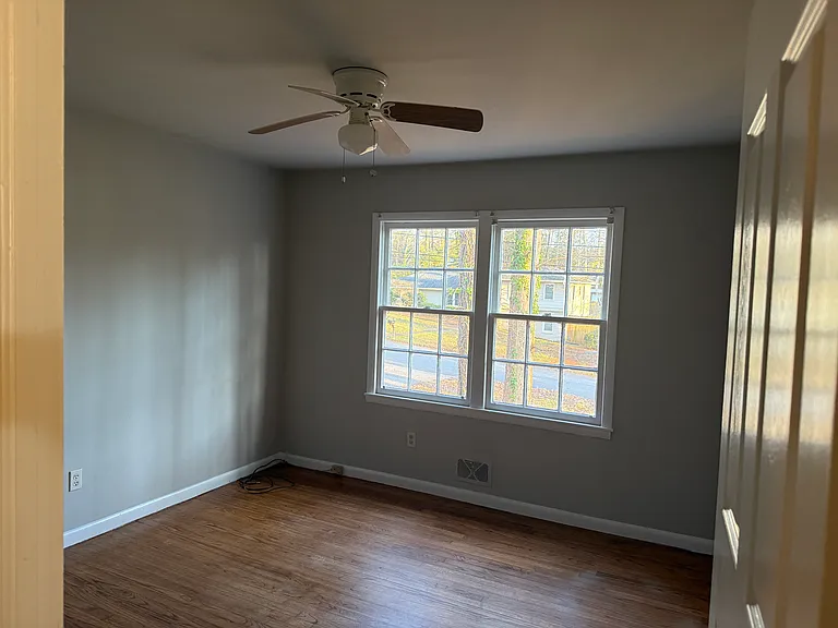 101 College Cir — Photo 9