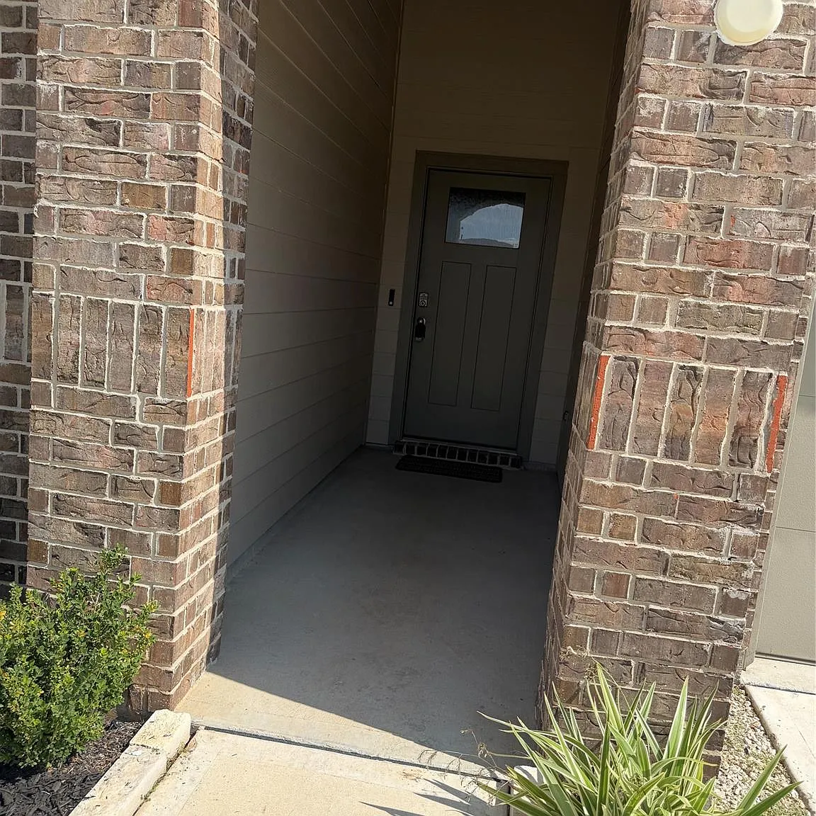 5 bed, 3.0 bath, 2270 sqft, $2,980 — Photo 4