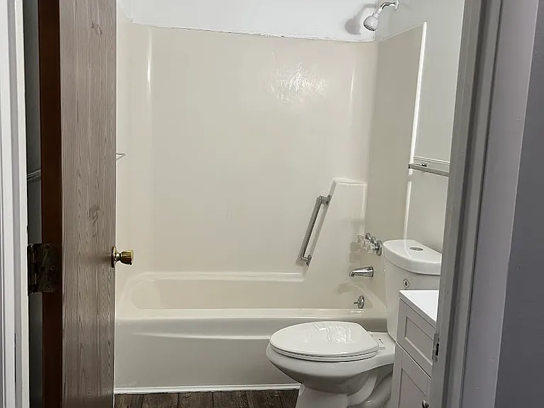Stonehill Apartments — Photo 12
