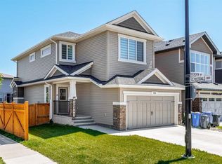 225 W Buckskin Way, Cochrane, AB T4C2R7