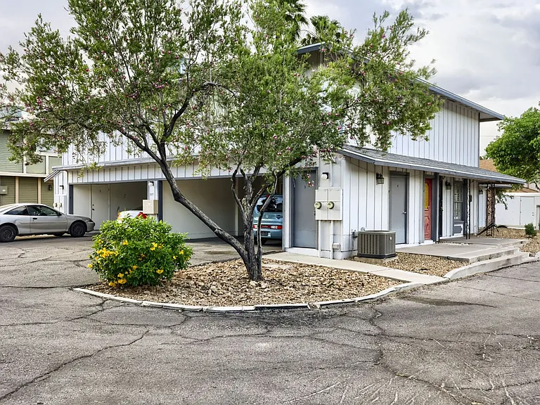 1377 Lorilyn Ave #3 — Photo 3