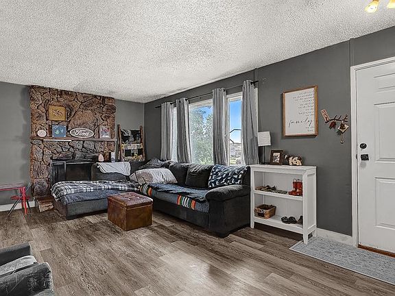 4th image of 601 S 6th Ave