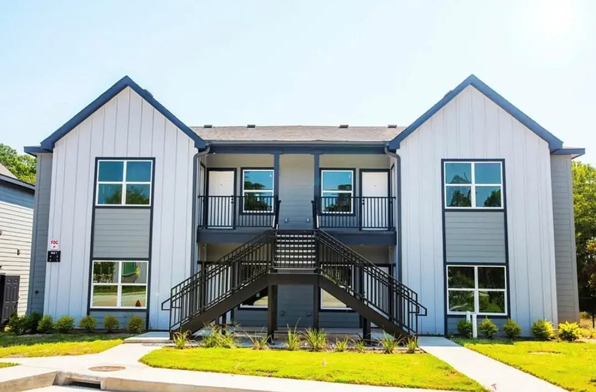 Argo Pointe Apartments — Photo 2