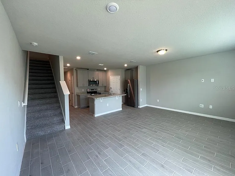 513 Legacy Loop — Photo 8