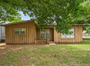 501 E Ruby Ave, Iowa Park, TX 76367