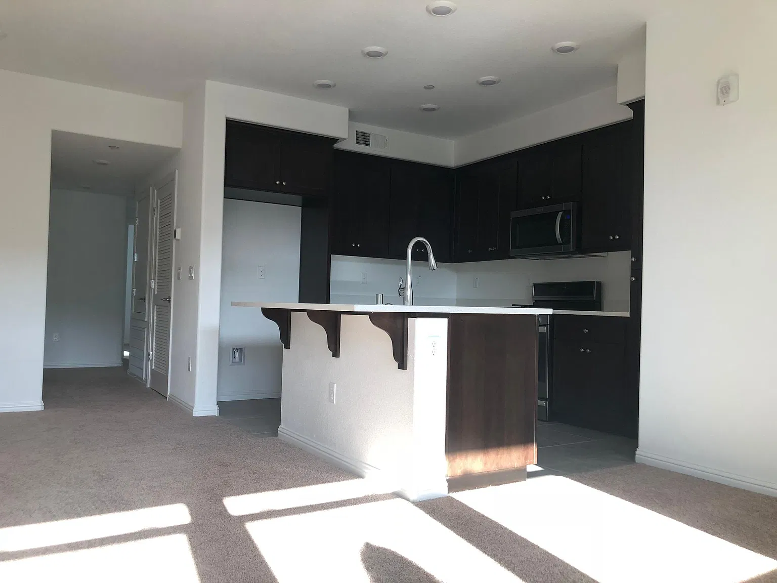 679 Blackbury Ln — Photo 2