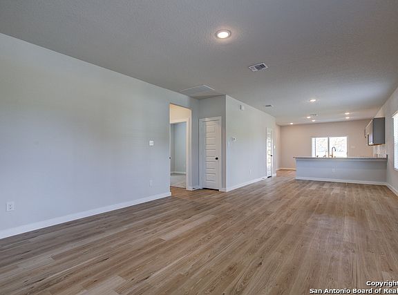 5th image of 10103 Tercero St