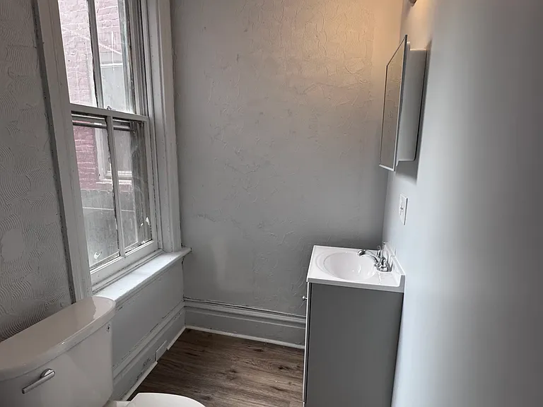 1323 Berryhill St #1 — Photo 19