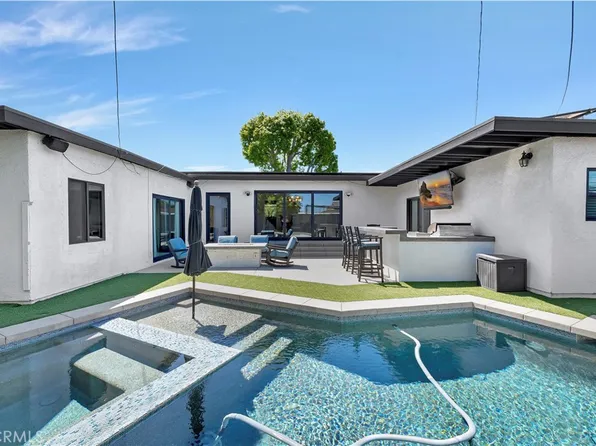 2916 Charlemagne Ave, Long Beach, CA 90815