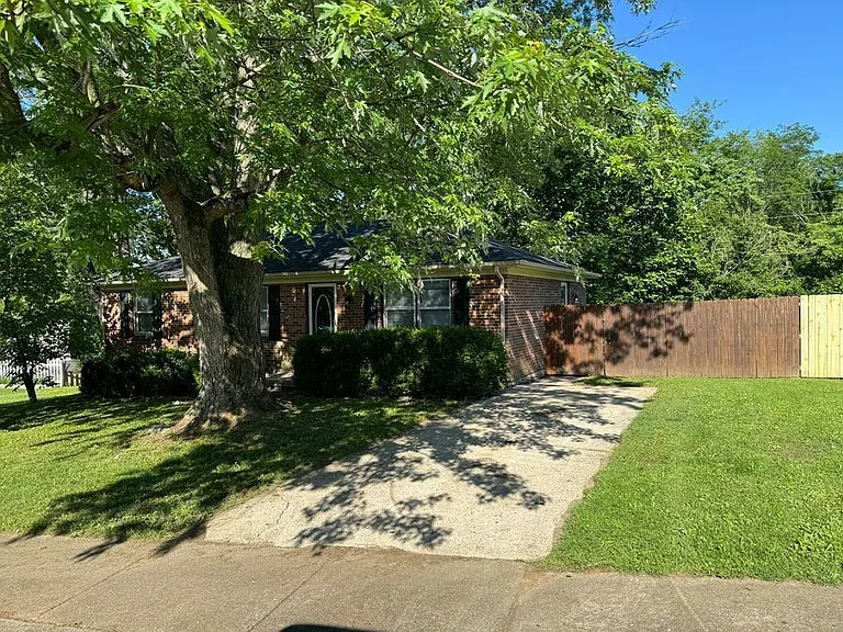 105 Astor Pl — Photo 40