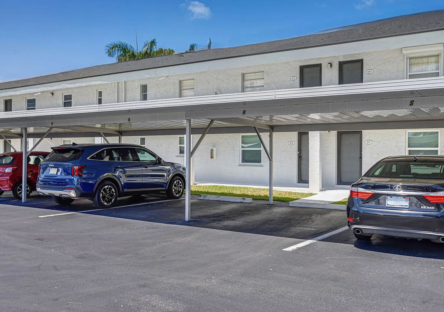 ** Park Shore ** 2 Bed / 2 Bath - Condo - 55+ Community - Seasonal Or Short Term Rental — Photo 1