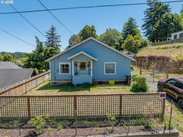 1387 Washington Ave, Coos Bay, OR 97420