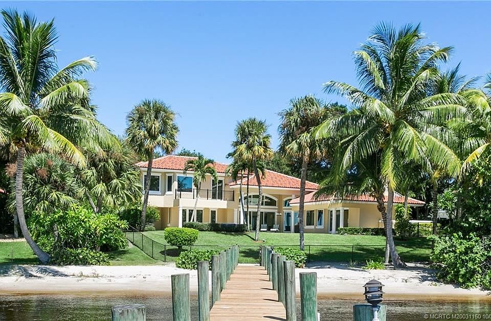 1st image of 22 Castle Hill Way