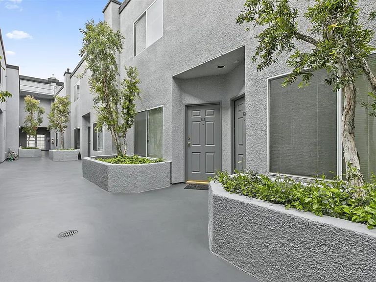 NoVa Townhomes — Photo 12