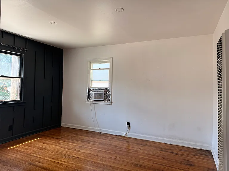 235 S Vine St — Photo 9