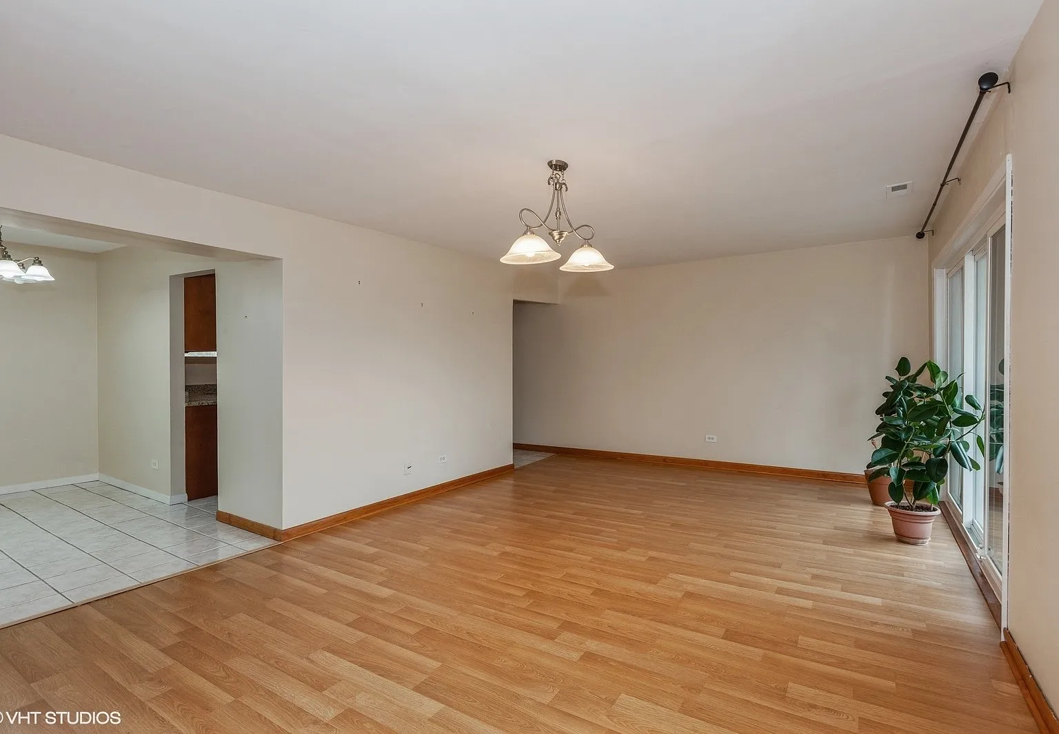 3 bed, 1290 sqft, $2,350 — Photo 4