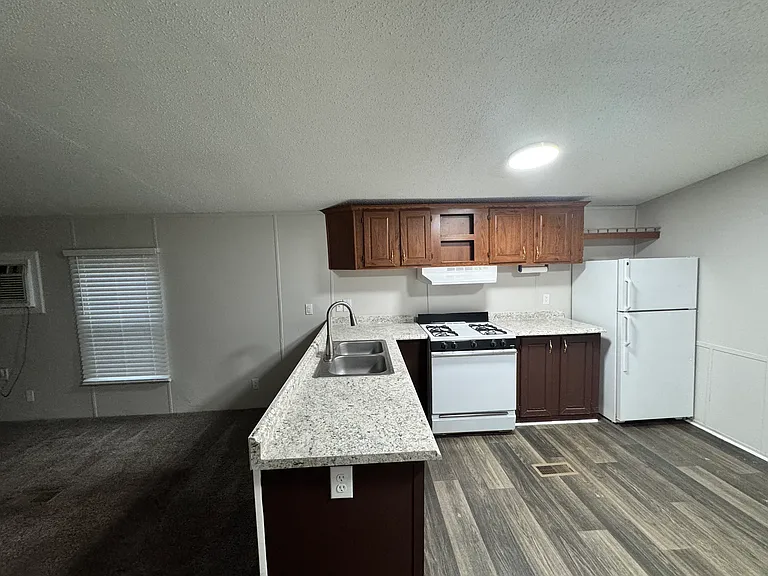 Lithia Manor (3666 Glenda St, Lithia Springs 30122) — Photo 8