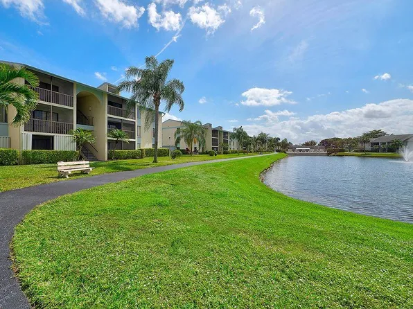 1109 Green Pine Blvd APT B2, West Palm Beach, FL 33409