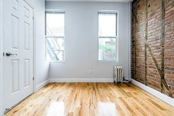 Rented by Nooklyn NYC LLC | media 54