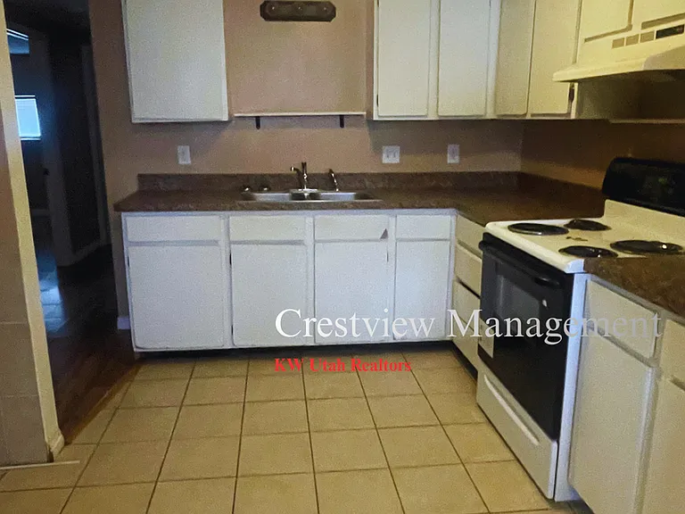 Washington Terrace 8-Plex — Photo 4
