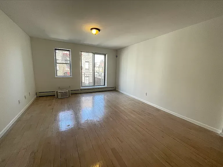11-43 45th Ave #3R — Photo 3