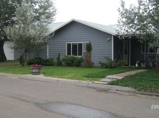 612 N Sewell Ave, Miles City, MT 59301