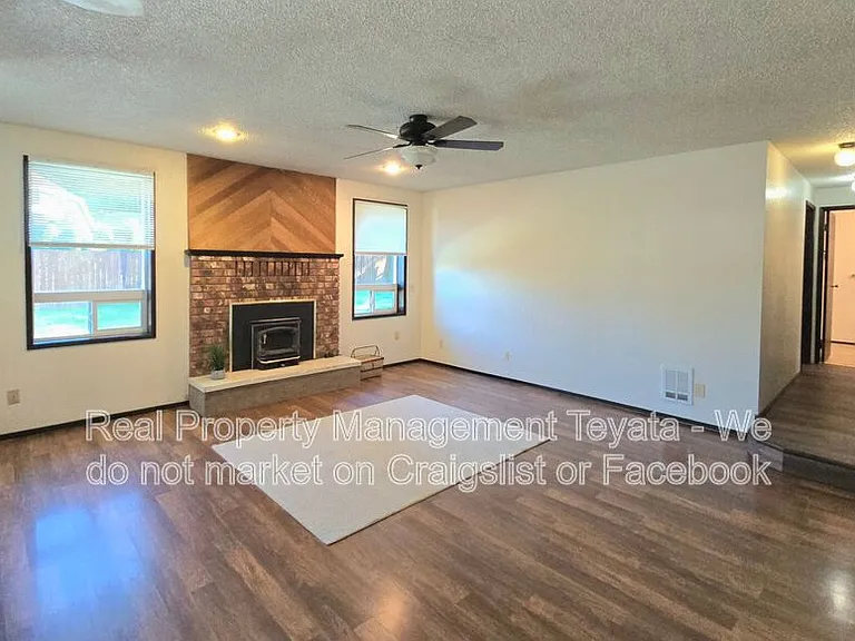 1453 Hillspring Rd — Photo 6