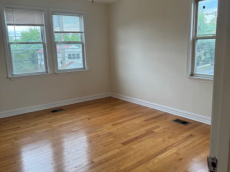 4409 Foote St NE — Photo 9